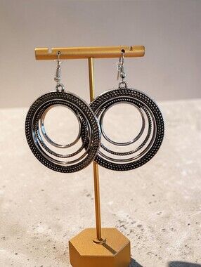 Serefina Nwot Silver and Black Multi-Ring Drop Earrings - Women Jewelry